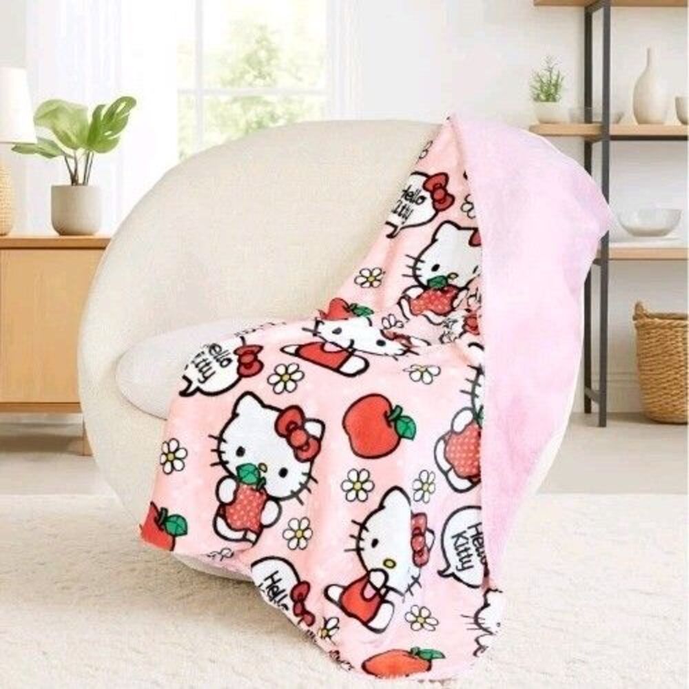 Hello Kitty Fleece Cloud Throw with Faux Fur Reverse, 50" x 60"